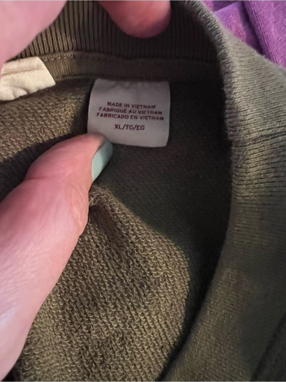 Levi's Olive Crewneck Sweatshirt with Subtle Floral Logo - Picture 3 of 3